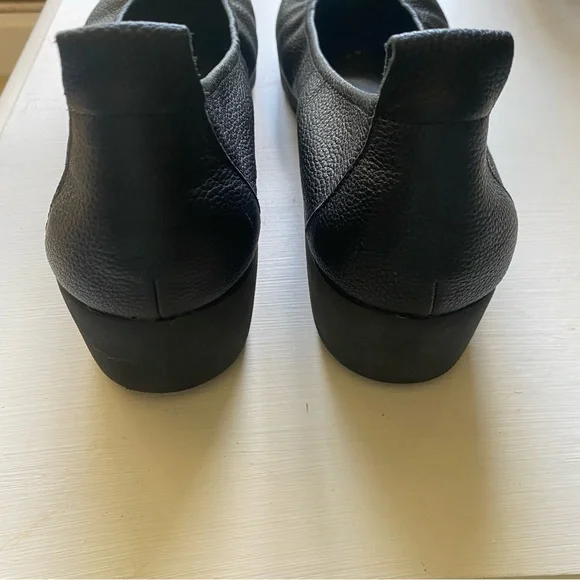 Aetrex Black Women's Flats - Picture 3 of 9